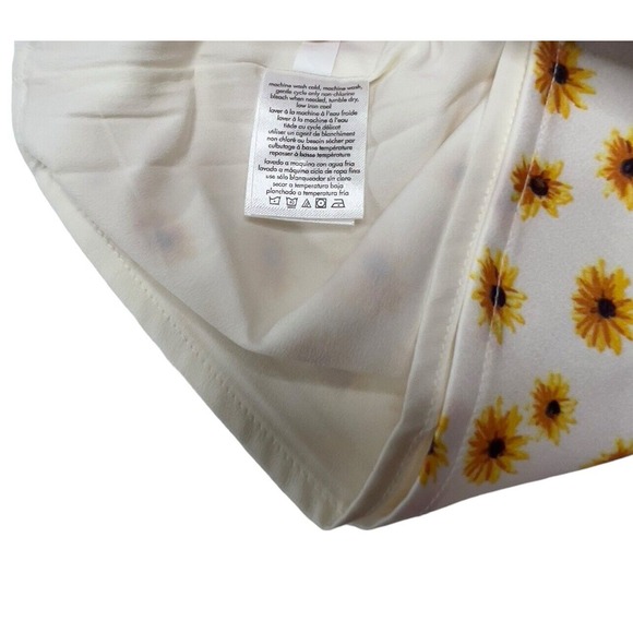 Revolve WEWOREWHAT Mini Slip Skirt Ditsy Daisies ZR5 Ivory Multi Size M - Picture 6 of 6